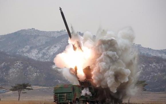 Viet Nam ung ho duy tri hoa binh tren ban dao Trieu Tien hinh anh