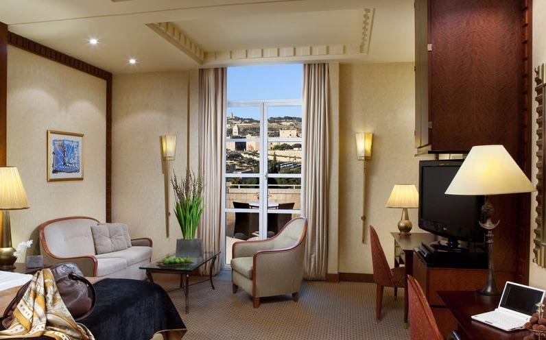 Phong khach san cua Trump tai Israel co kha nang chong bom va khi doc hinh anh