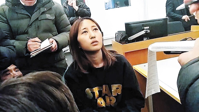 con gái bạn thân pháp sư của bà Park về nước ảnh 1 con gai ban than phap su cua ba Park ve nuoc anh 1