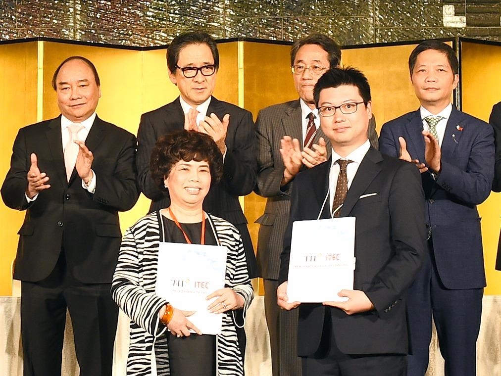 Thu tuong chung kien dong von 22 ty USD hop tac dau tu Viet - Nhat hinh anh