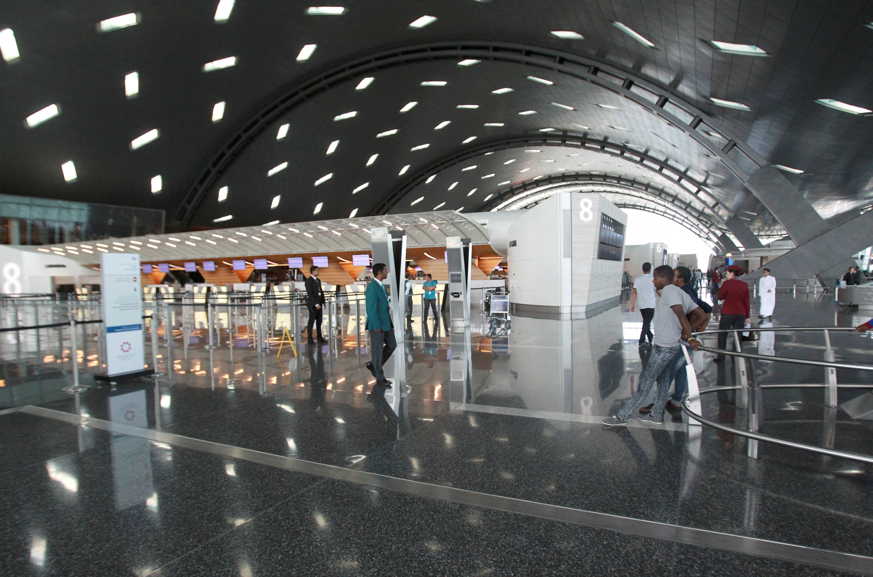 san bay Qatar vang ve sau khung hoang ngoai giao anh 6