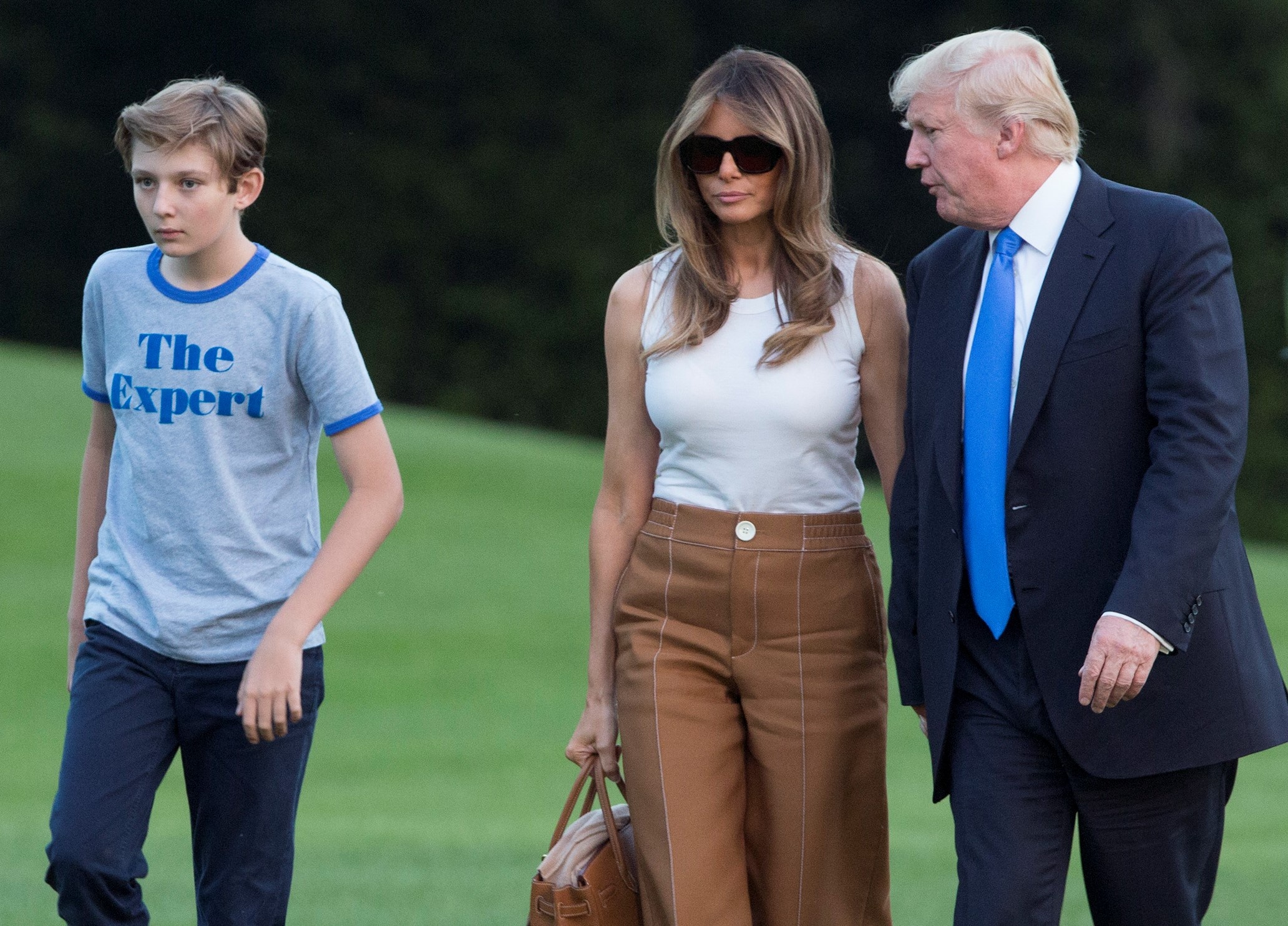 Vo con Tong thong Trump bat dau cuoc song moi o Nha Trang hinh anh