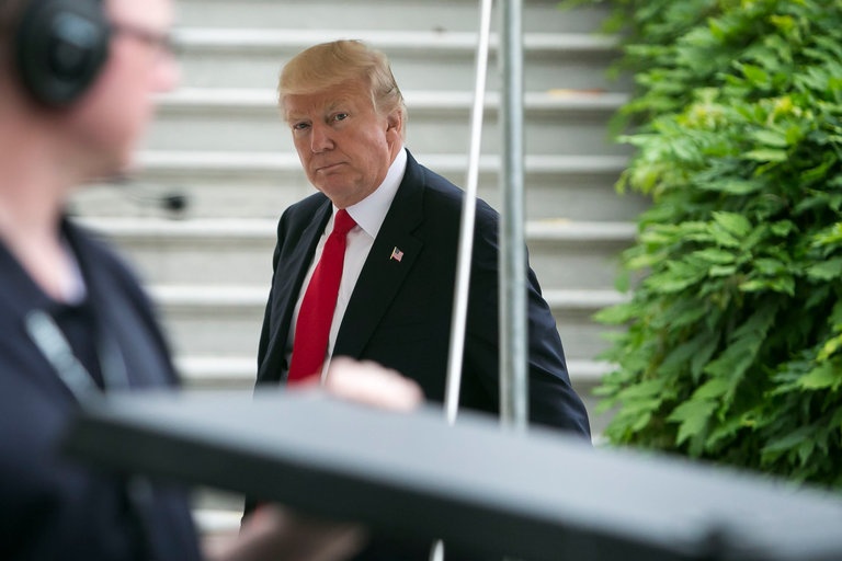 lenh cam nhap canh cua ong Trump bi chan anh 1