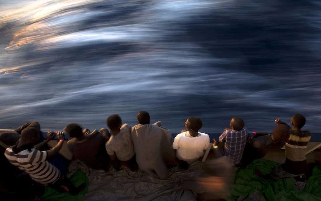 Giac mo xuyen Dia Trung Hai vao top anh tuan hinh anh