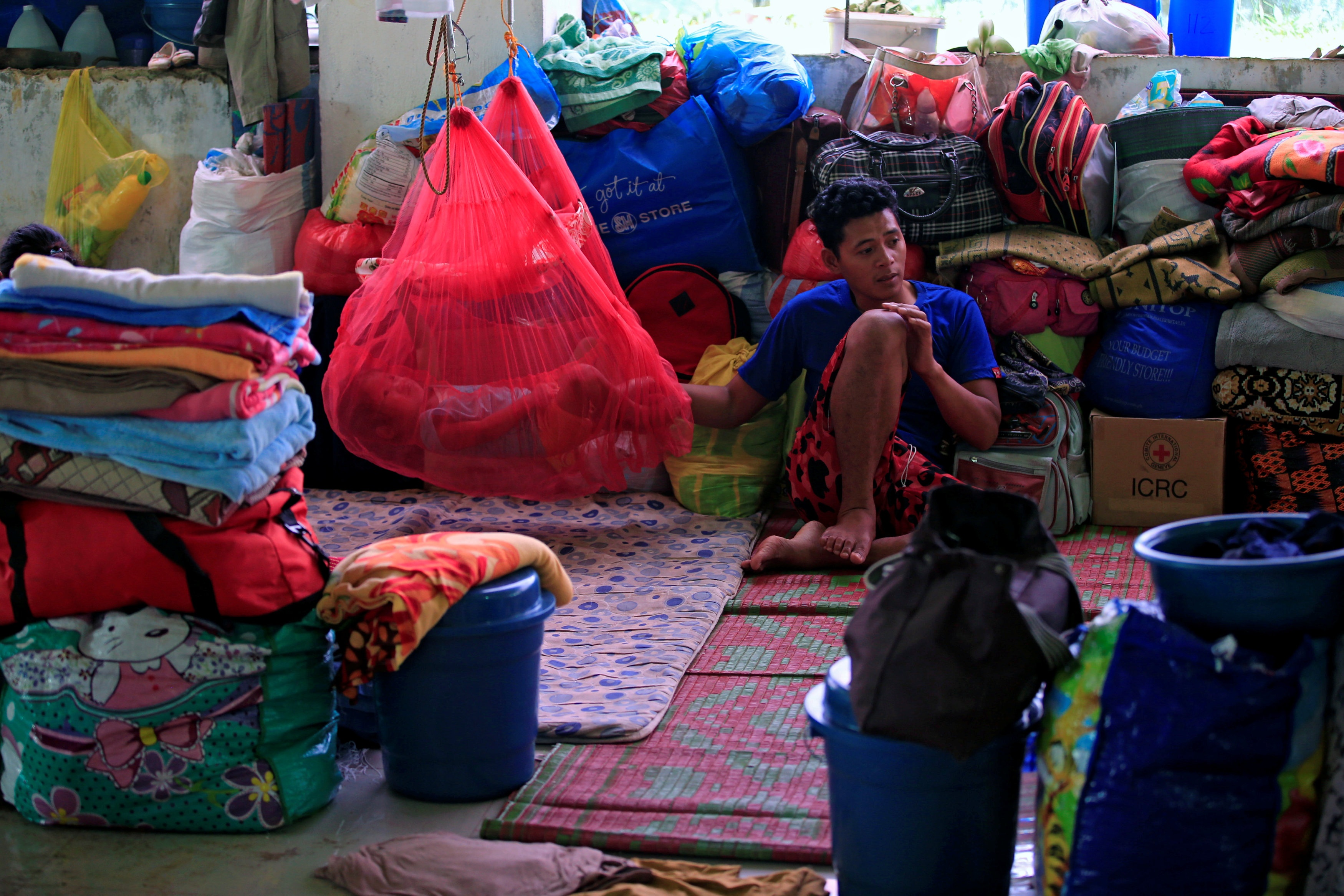 dan Philippines thiet mang trong luc cho Maute bi tieu diet anh 7