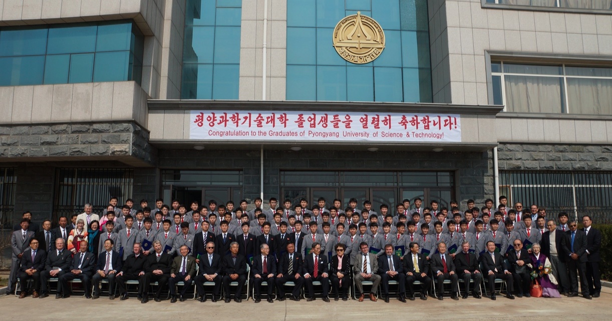 nhung cong dan My dang bi Trieu Tien giam giu anh 2