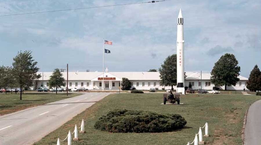 Kho vu khi o My bi phong toa vi nghi co tay sung tan cong hinh anh