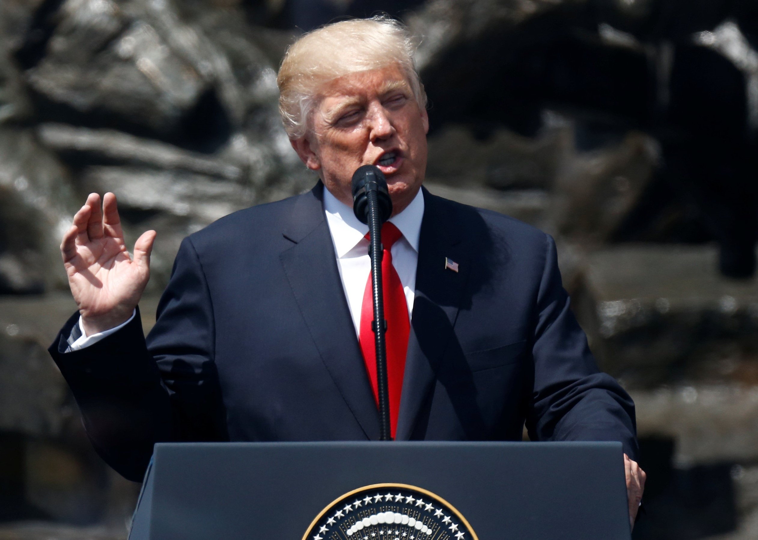 TT Trump: Phuong Tay con y chi ton tai hay khong? hinh anh