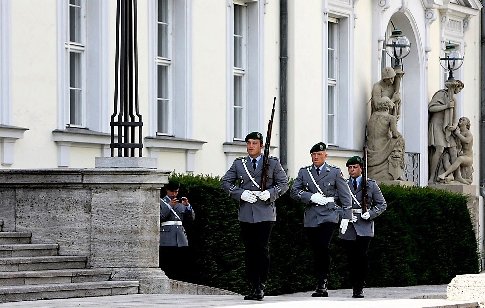 Thu tuong ky so vang tai Phu tong thong Duc anh 1