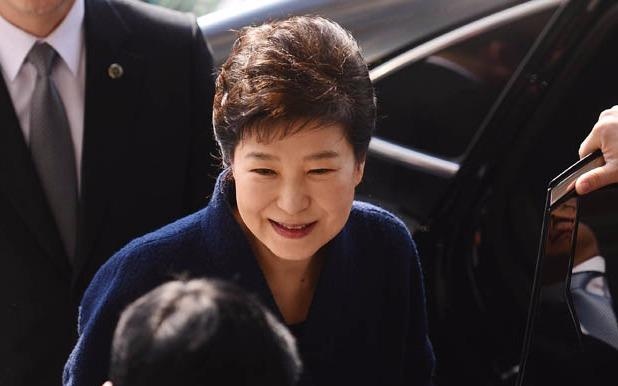 Cuu tong thong Han Quoc co bieu hien bat thuong trong tu hinh anh