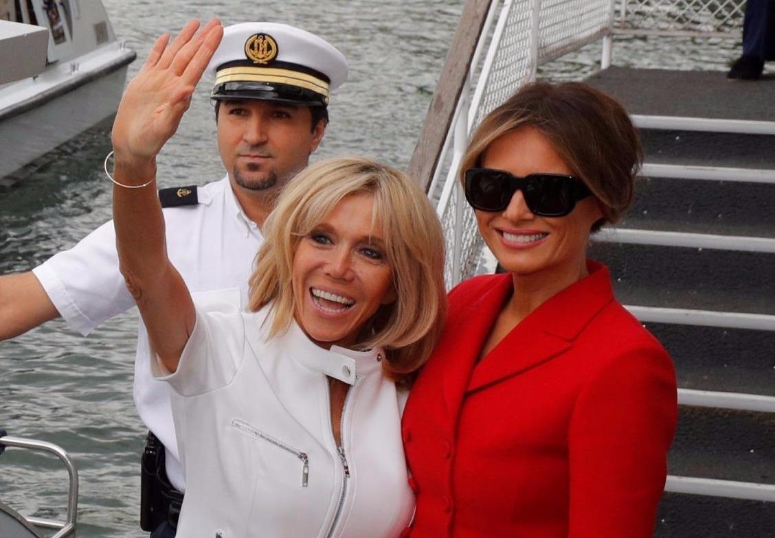 De nhat phu nhan Phap va My than thiet tren du thuyen song Seine hinh anh