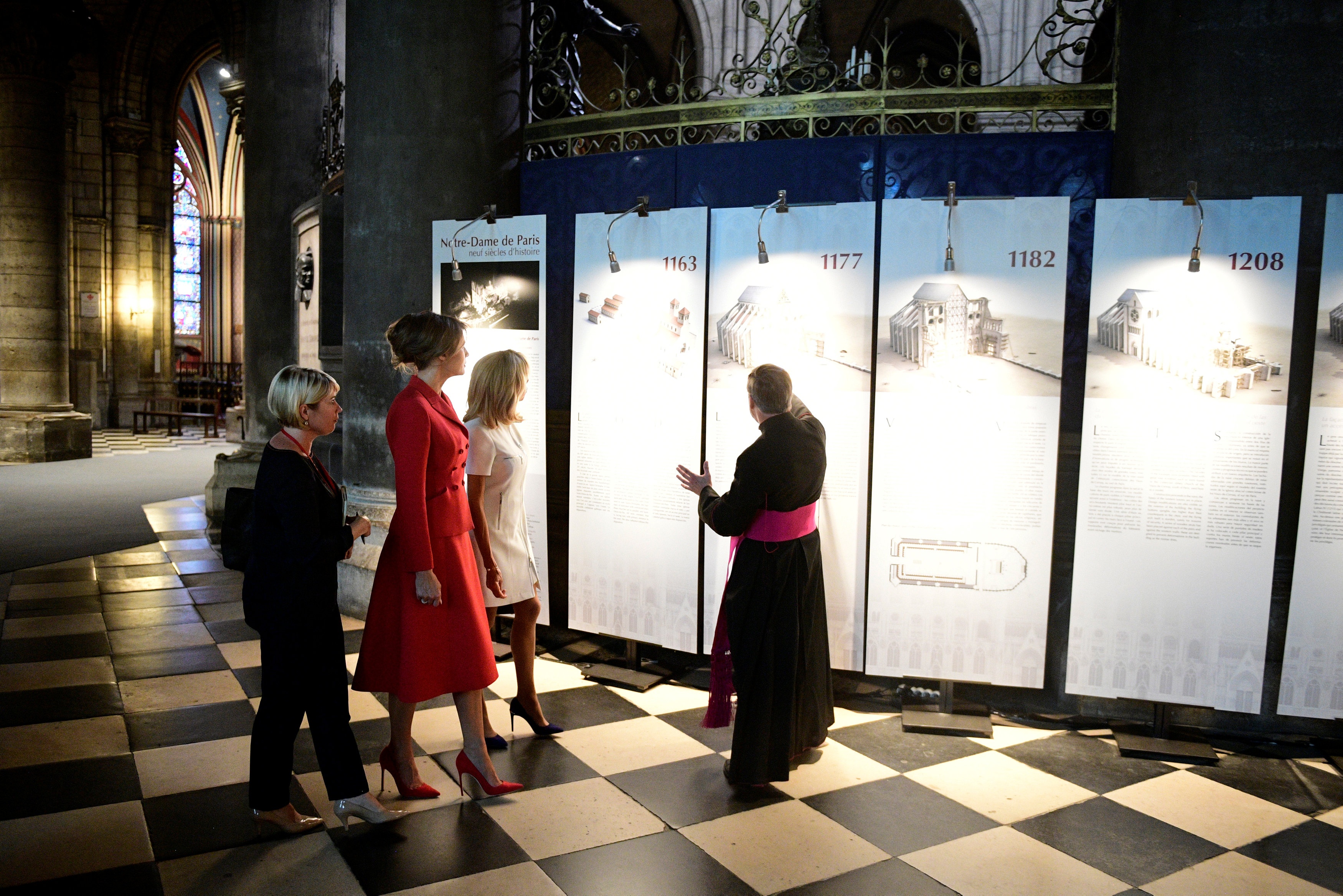 De nhat phu nhan Phap va My than thiet anh 5