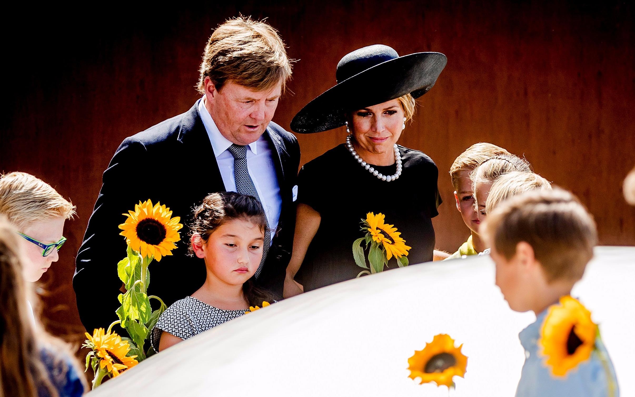 Ha Lan tuong niem 298 nan nhan sau ba nam tham kich MH17 hinh anh