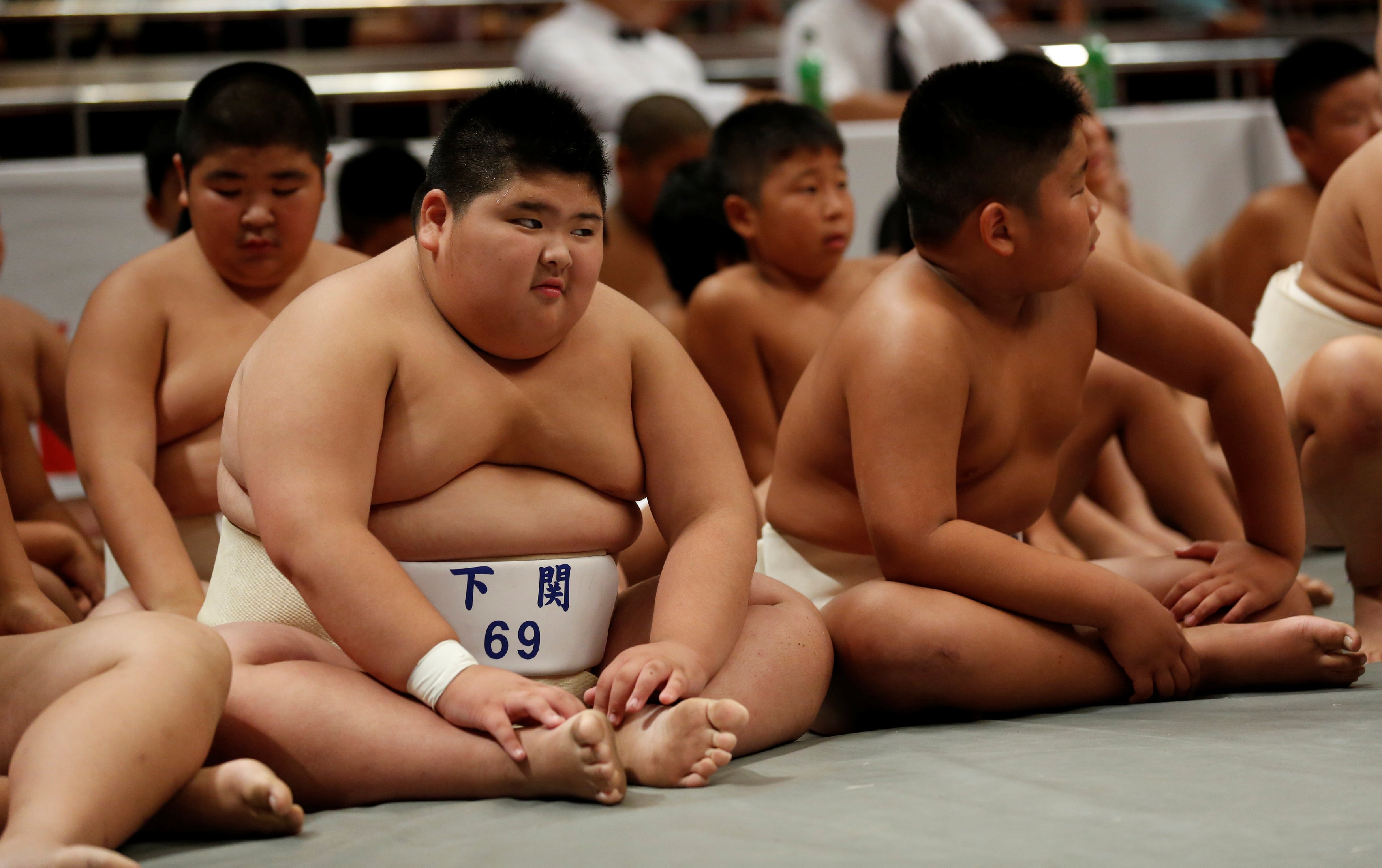 Tinh than thuong vo cua cac sumo nhi Nhat Ban anh 1