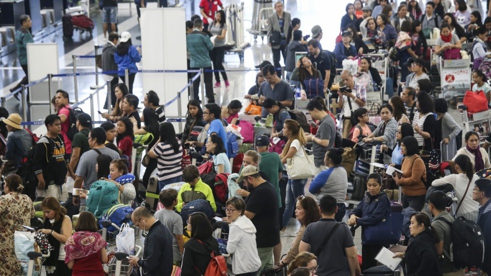 San bay Hong Kong hon loan do bao Hato anh 1