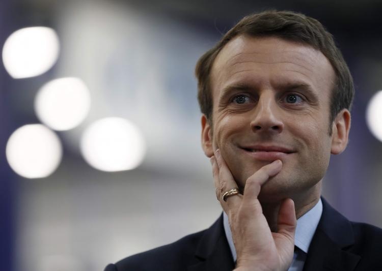 3 thang, tong thong Phap chi toi 30.000 USD de lam dep hinh anh