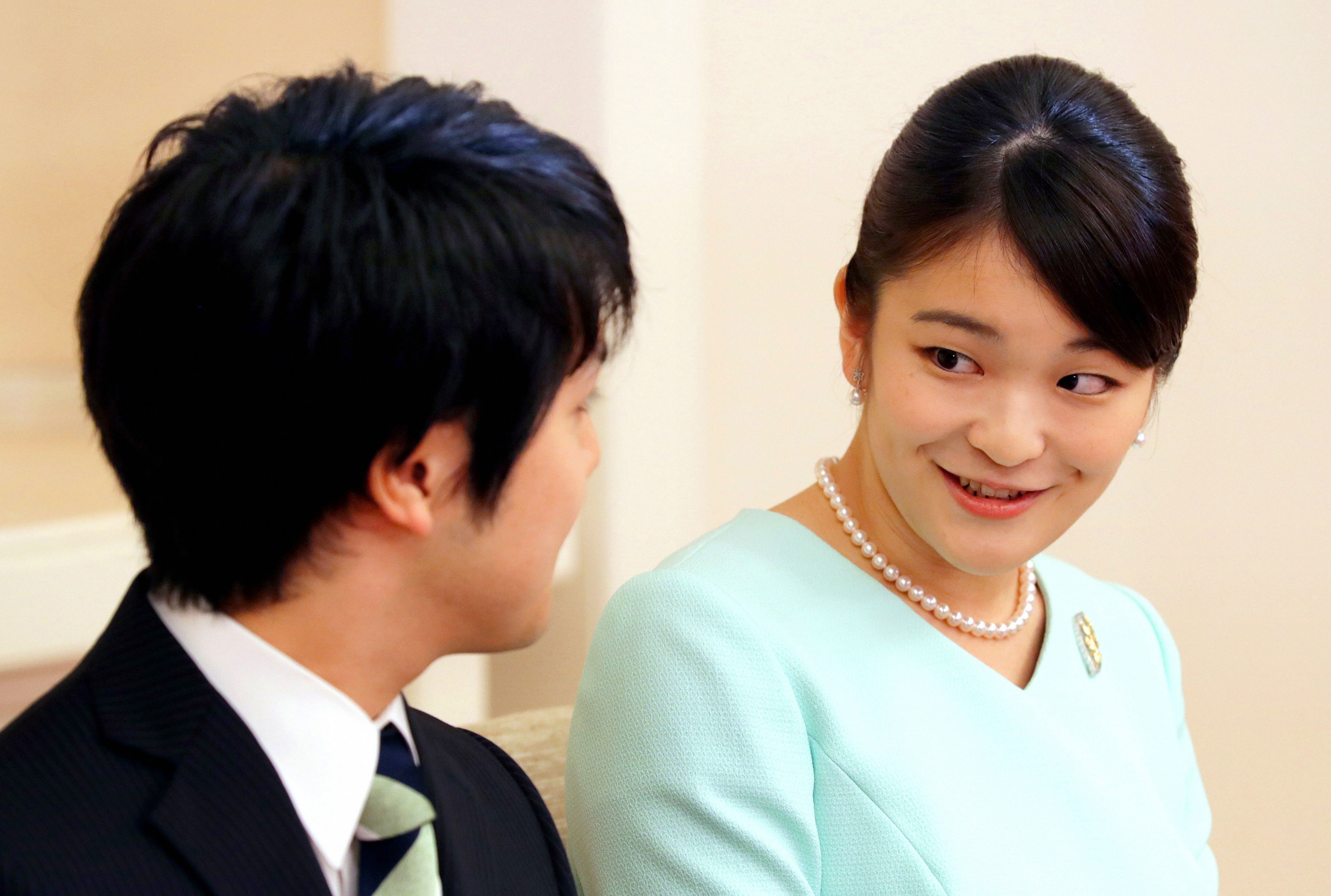 Cong chua Nhat Ban lan dau xuat hien ben hon phu anh 4