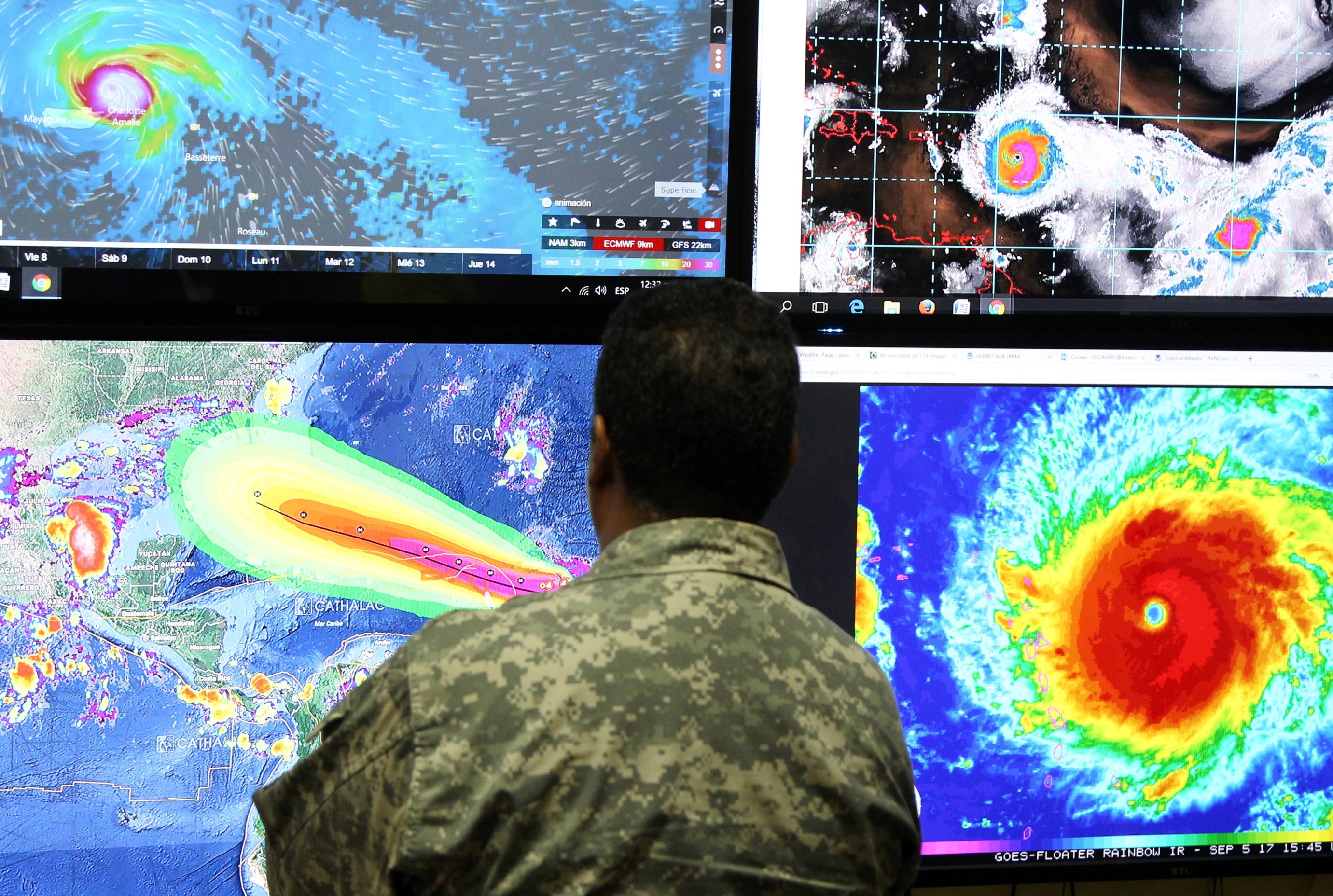 Chuyen bay lieu linh qua vung tam bao Irma hinh anh