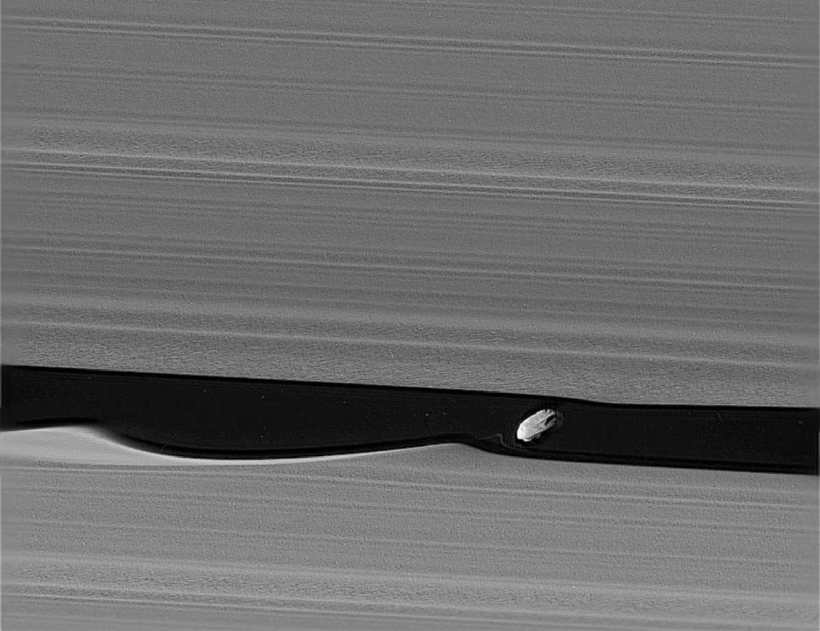 Trai Dat qua lang kinh tau vu tru tu Sao Tho anh 6