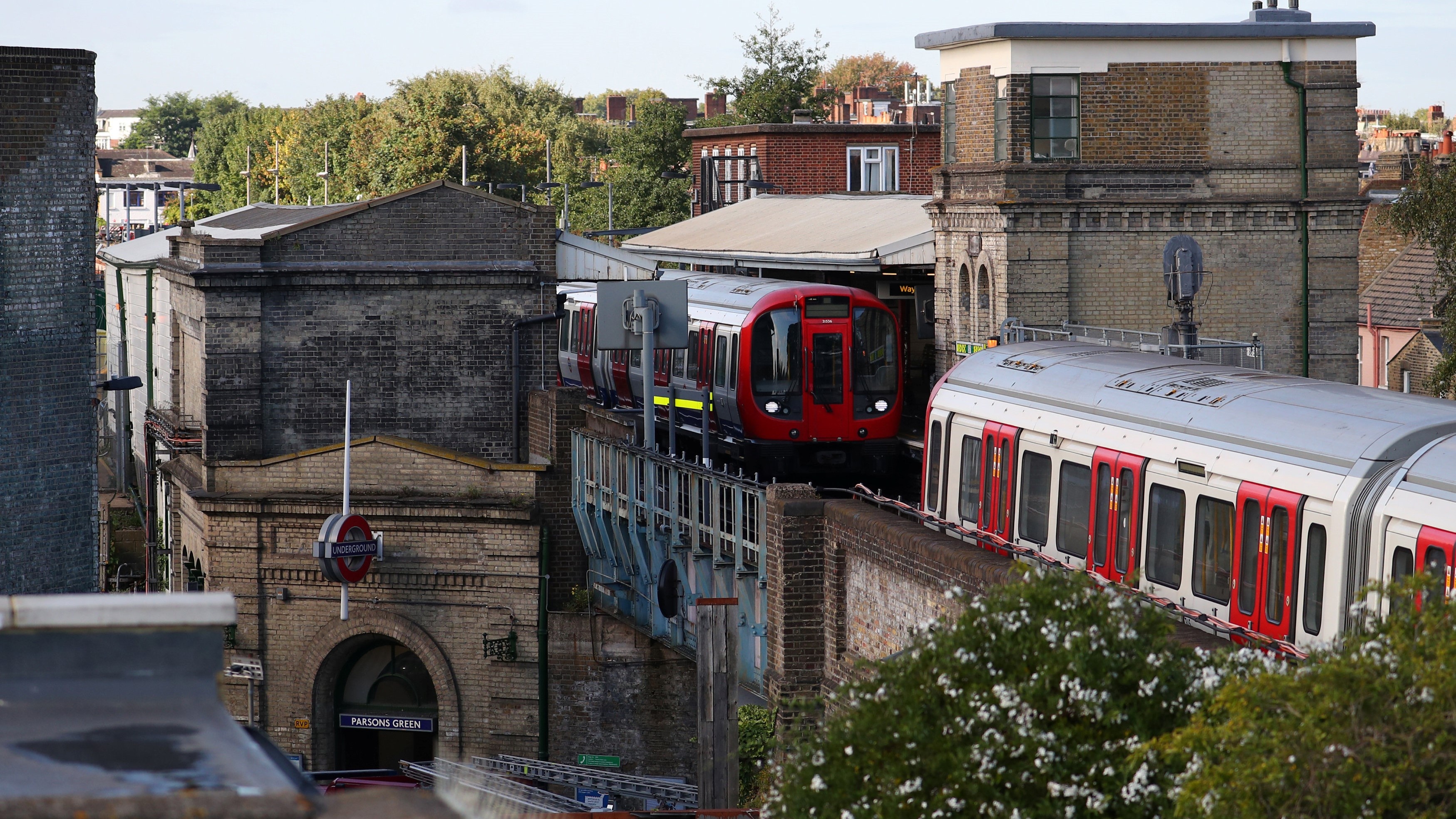 Tau dien ngam London te liet do khung bo hinh anh