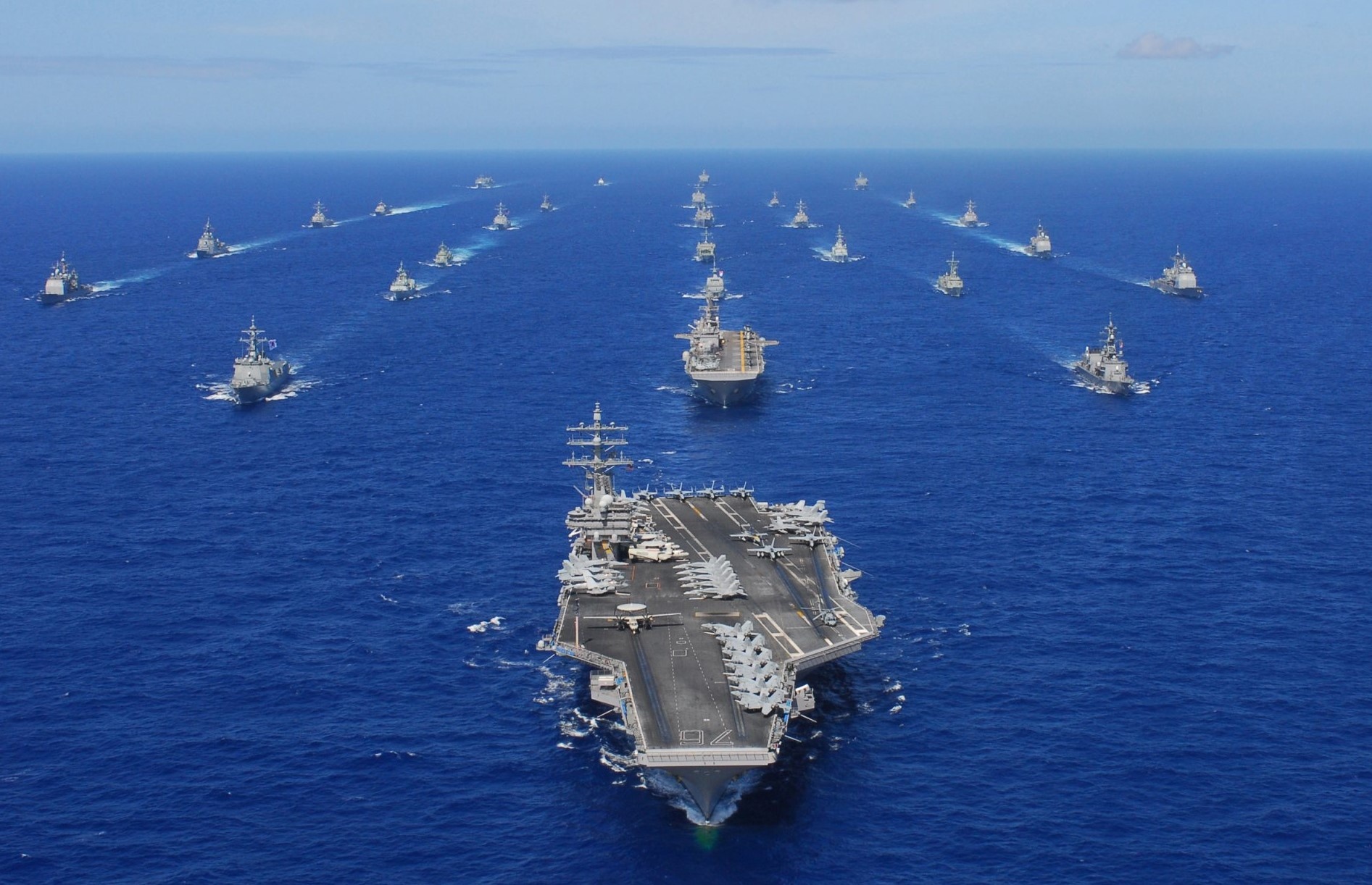 Khung hoang leo thang, My dieu tau san bay toi Han Quoc hinh anh