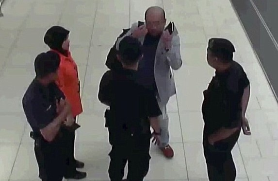 Danh tinh 4 nghi pham moi trong nghi an Kim Jong Nam hinh anh