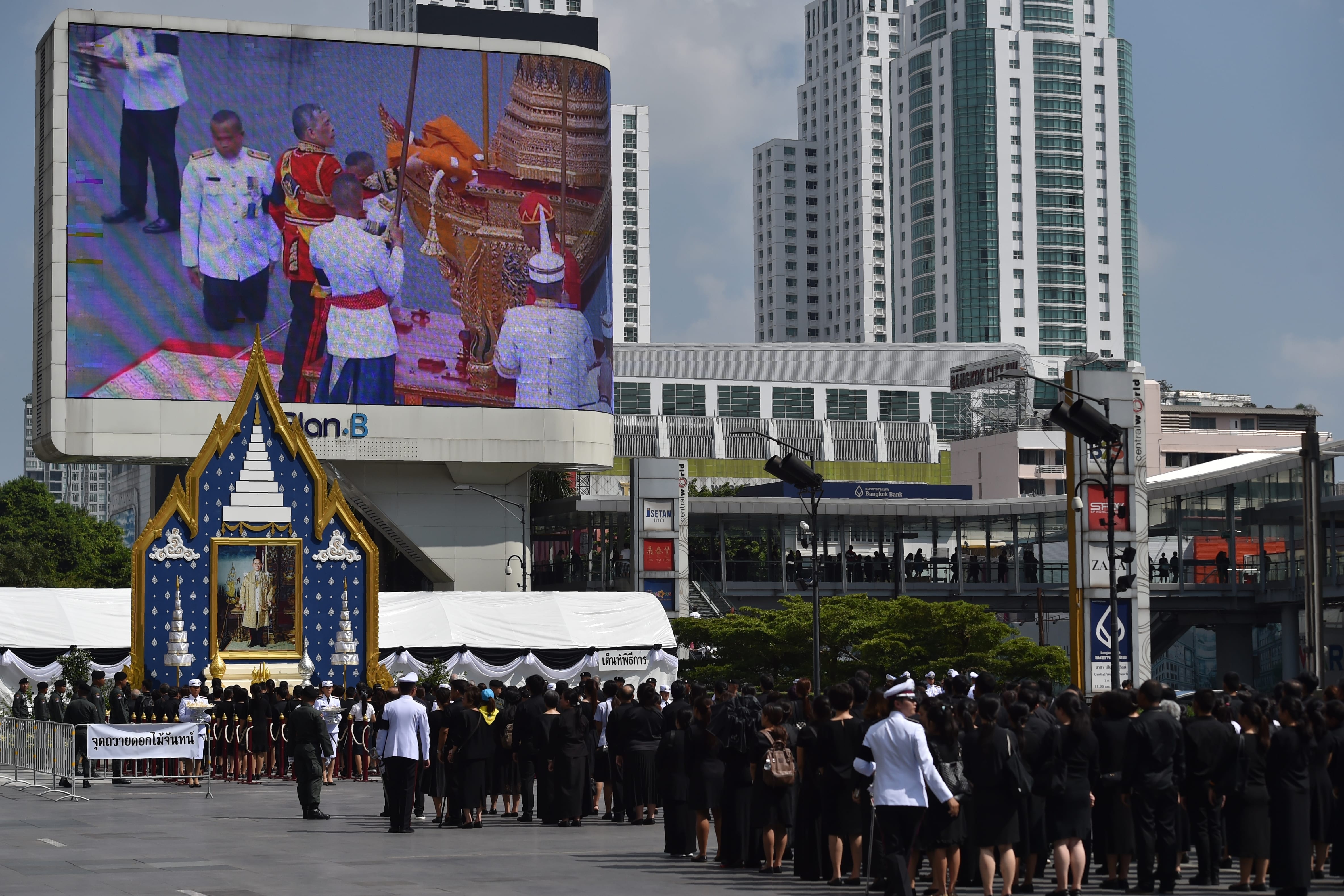 le hoa tang Vua Thai Lan anh 10