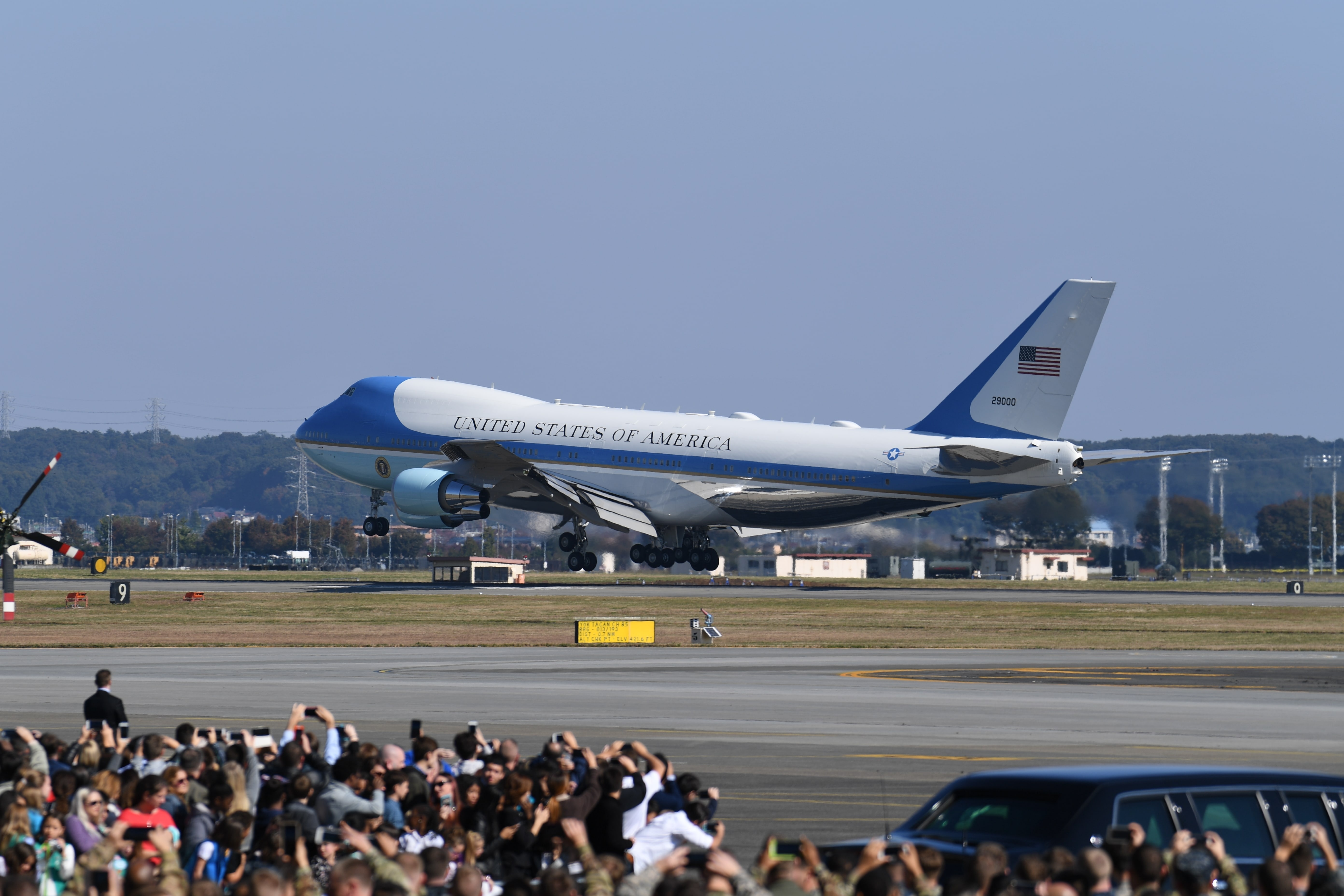 Trump đến Nhật Bản ảnh 4 Trump den Nhat Ban anh 4