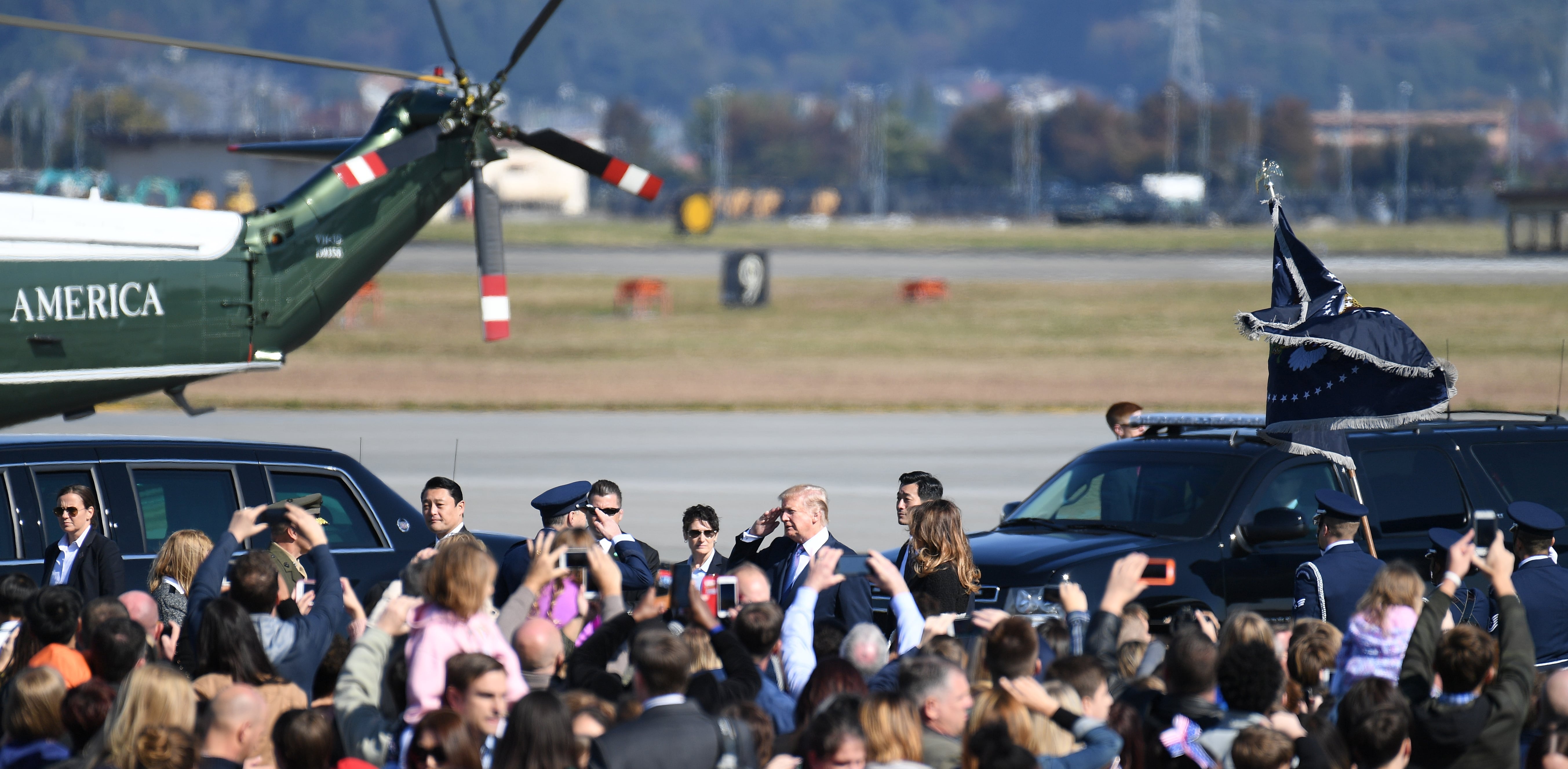 Trump đến Nhật Bản ảnh 3 Trump den Nhat Ban anh 3