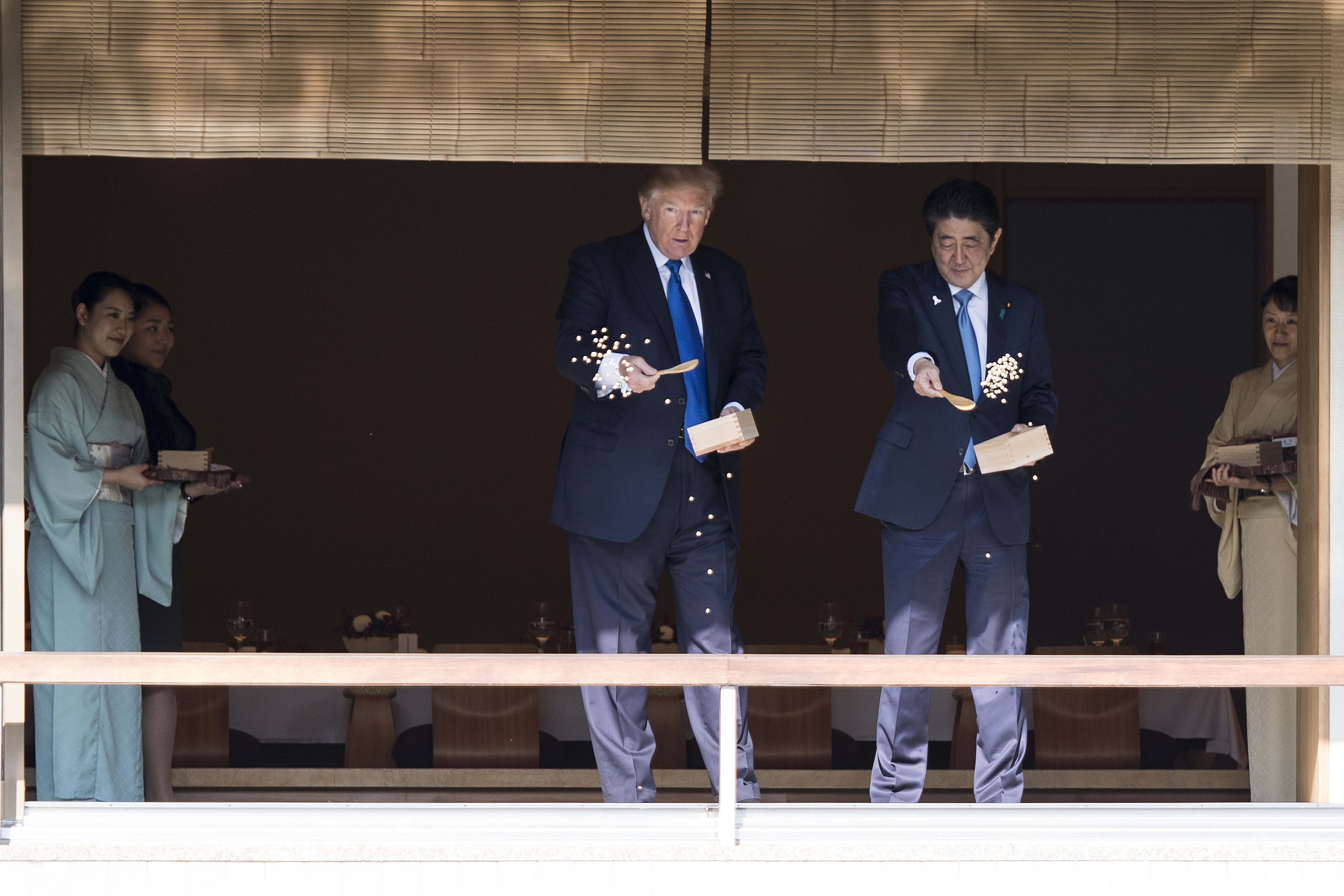 Trump dien kien Nhat hoang anh 2