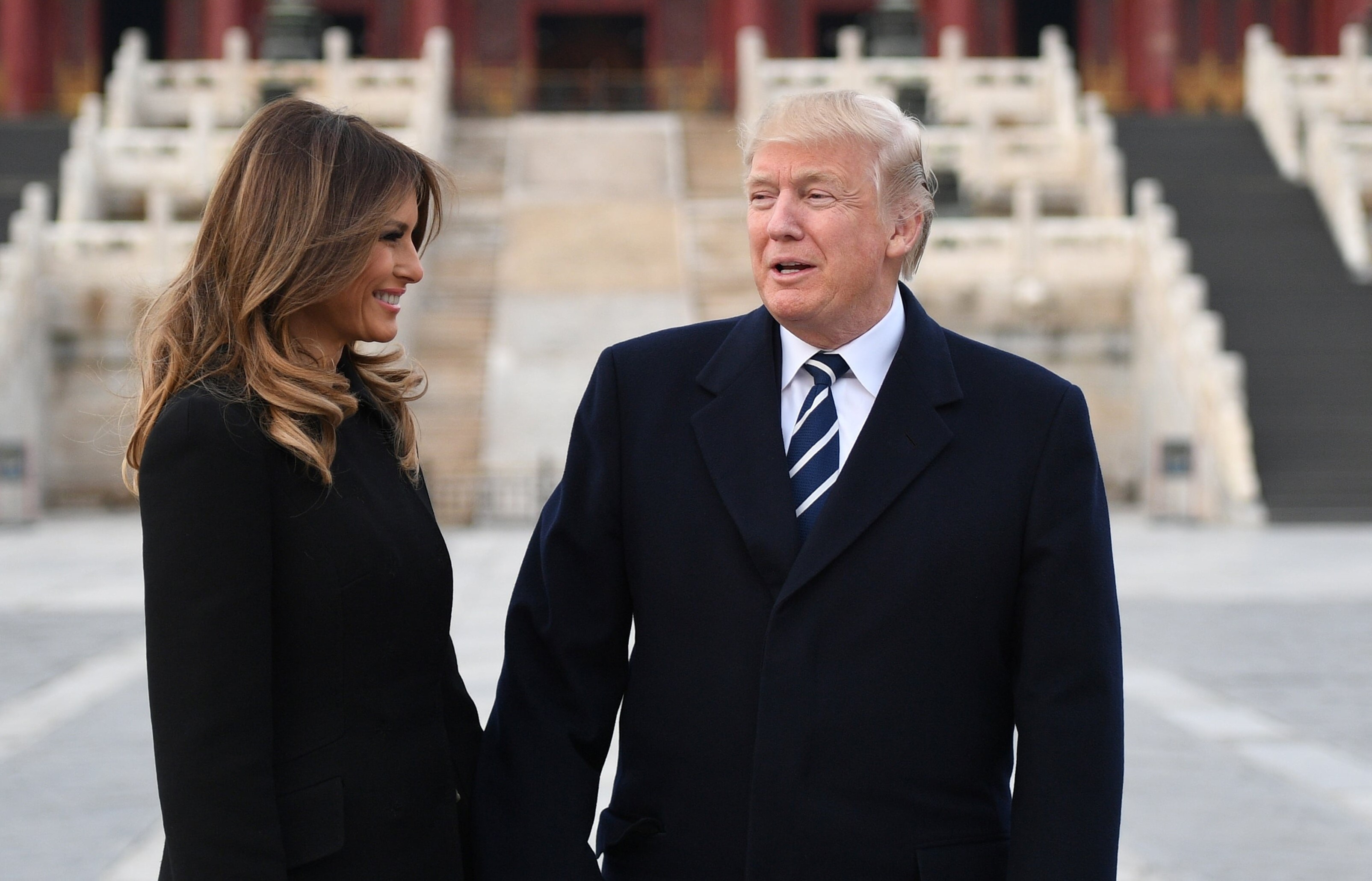 Vo chong Tong thong Trump di tham Tu Cam Thanh hinh anh