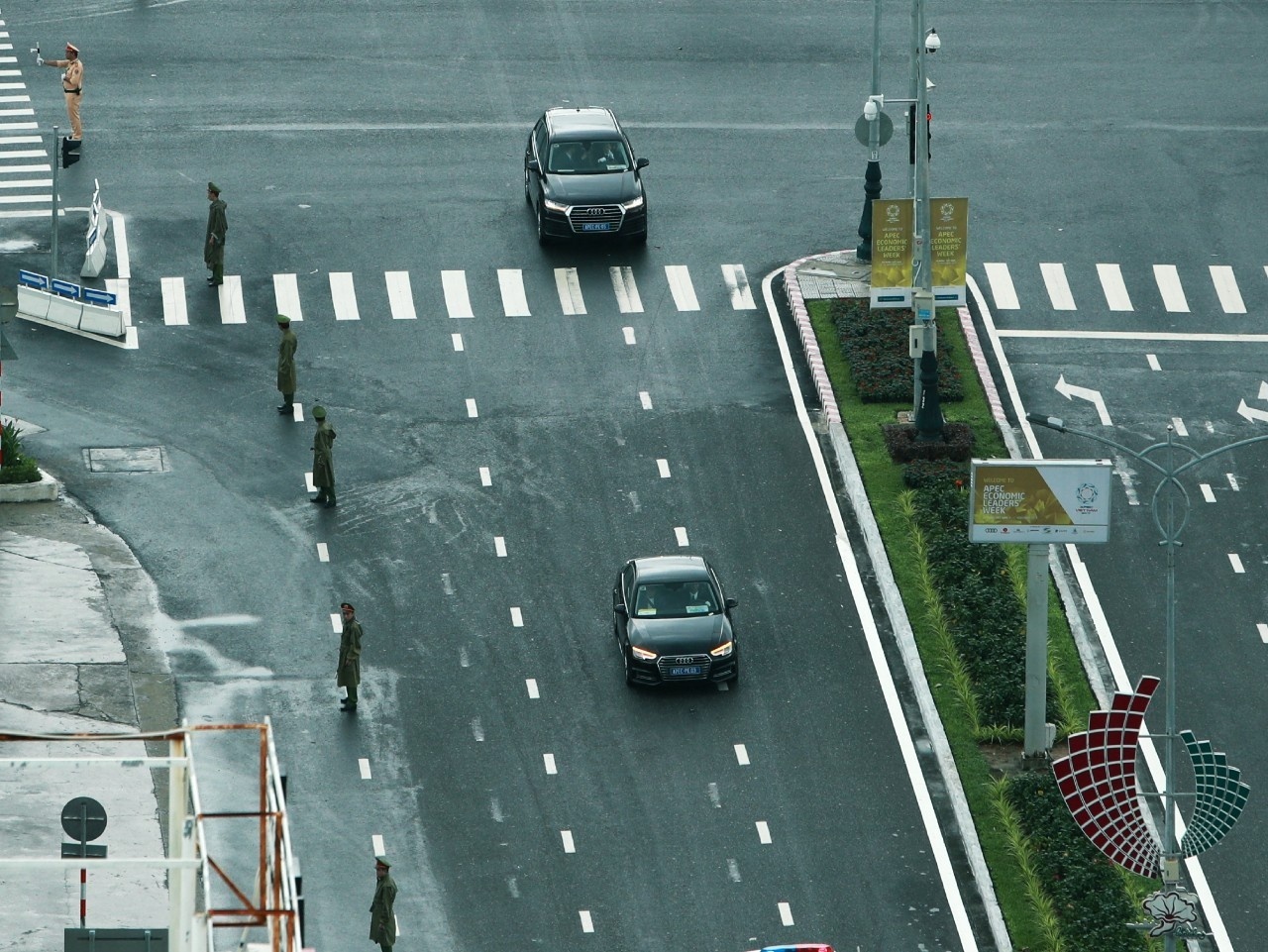 Tong thong Peru di may bay thuong mai anh 6
