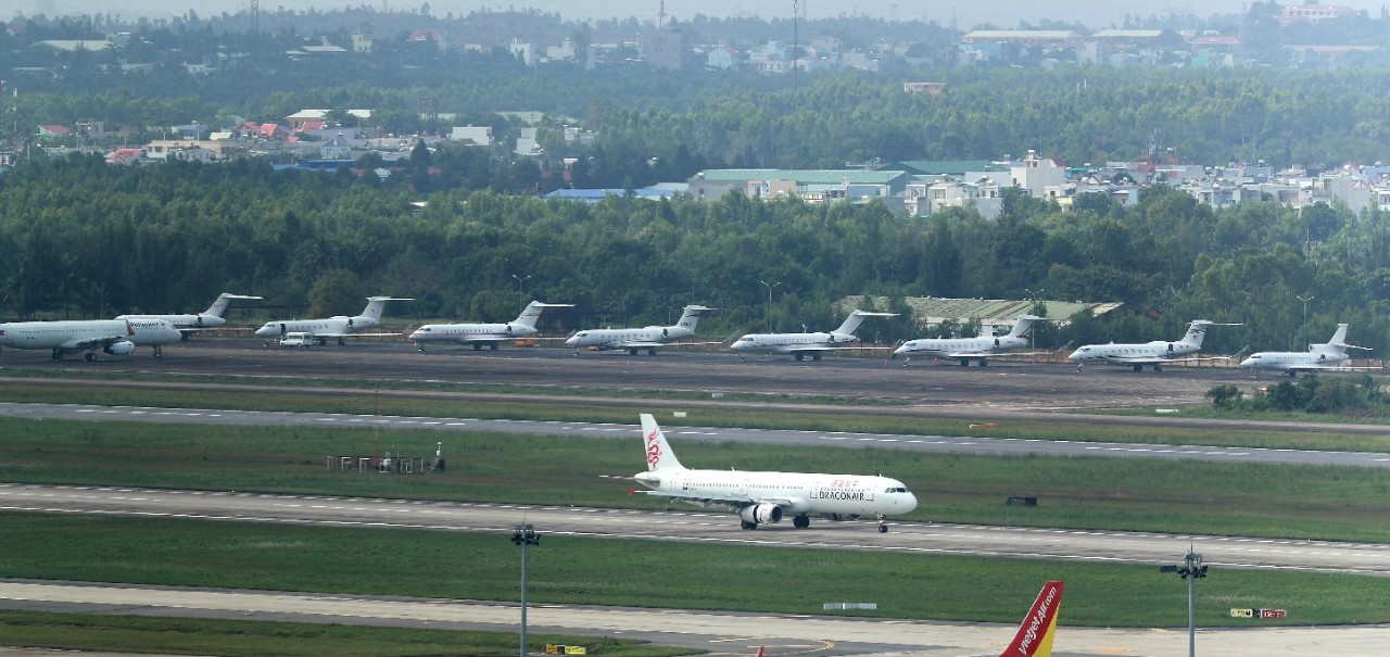 Tong thong Peru di may bay thuong mai anh 1