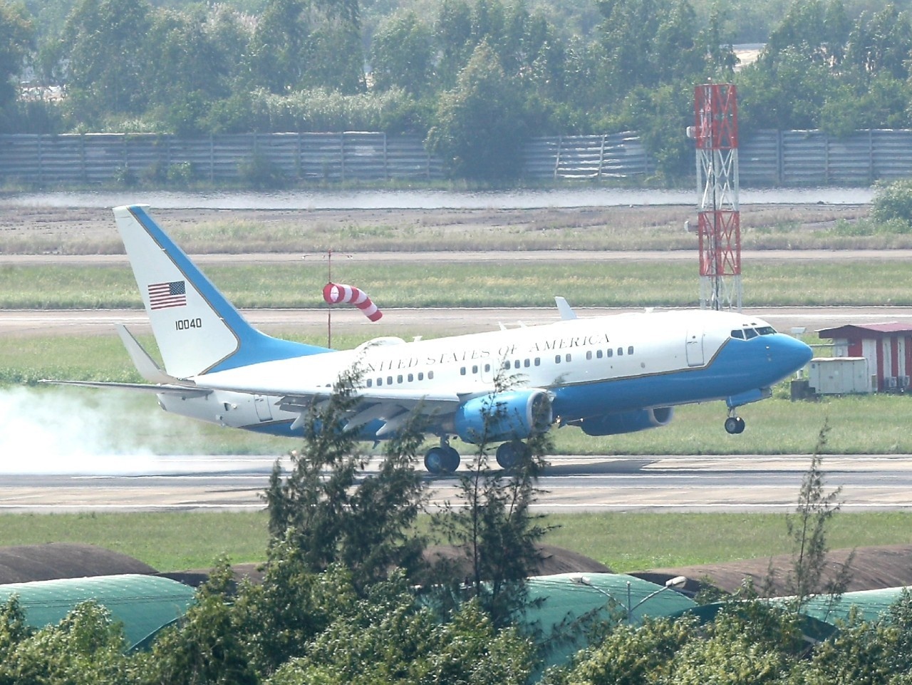 Trump roi Trung Quoc den Da Nang anh 23