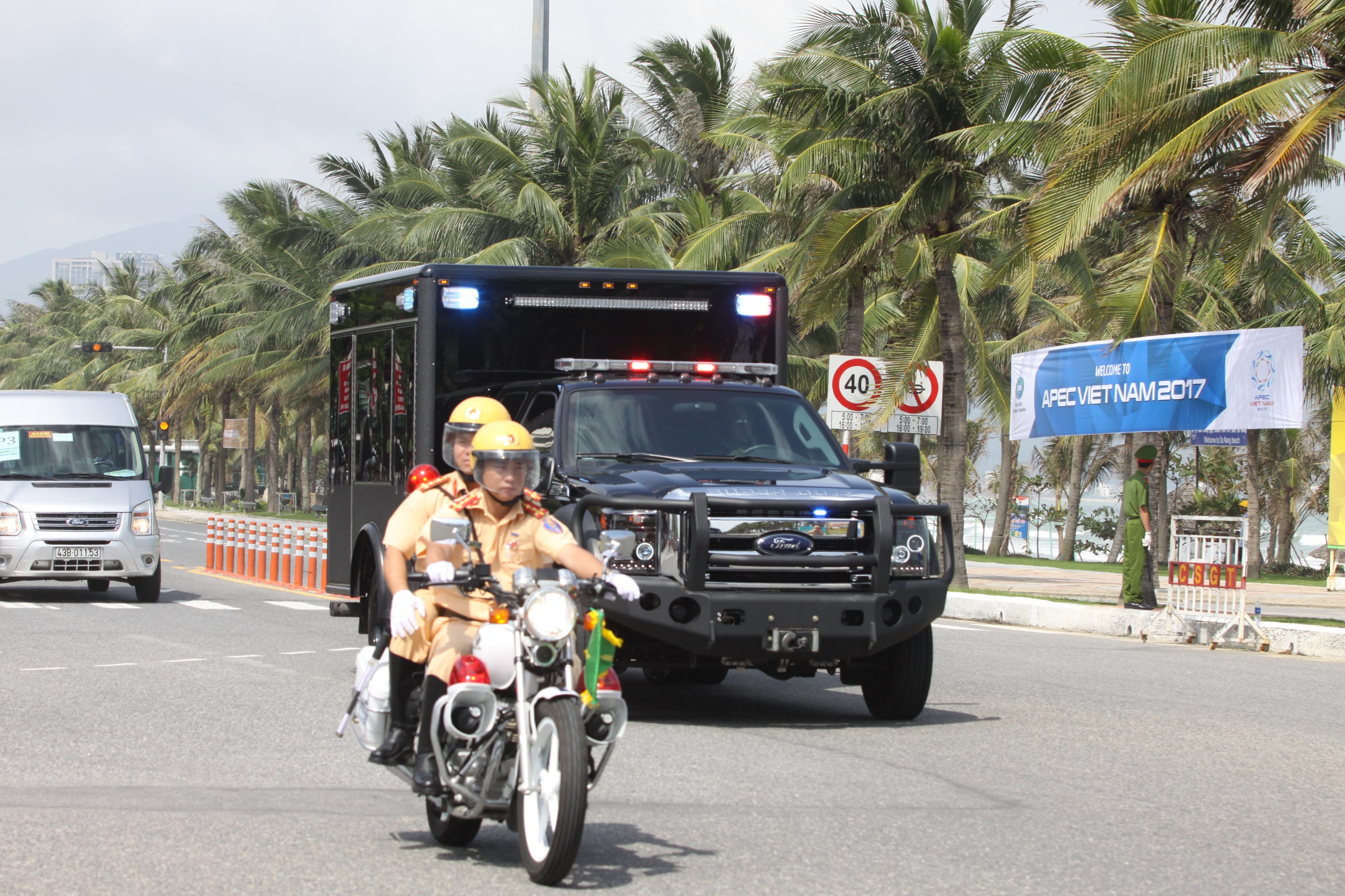 Trump roi Trung Quoc den Da Nang anh 14