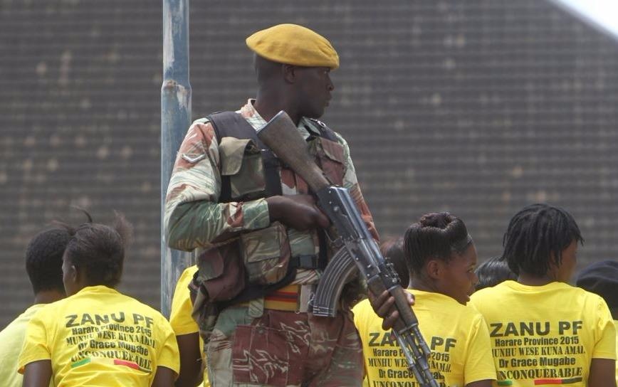 Hashtag tuan qua: Giac mong Zimbabwe hinh anh