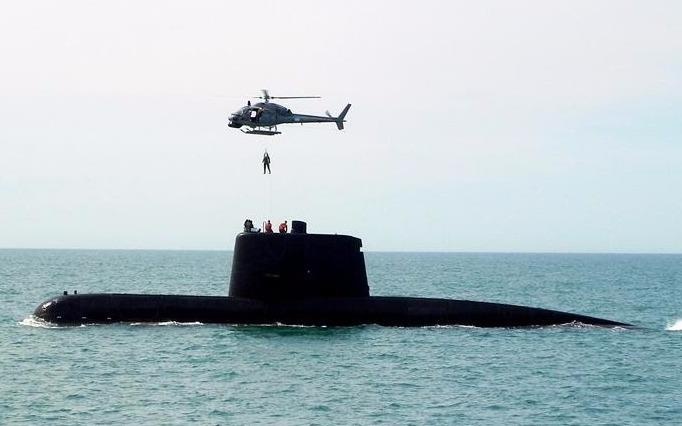 Bao to, Argentina khan truong truy tim tau ngam mat tich hinh anh