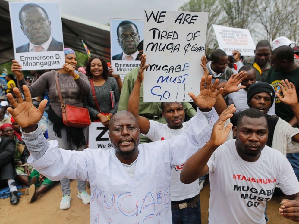 Tong thong 93 tuoi khong tu chuc, Zimbabwe tiep tuc roi ren hinh anh