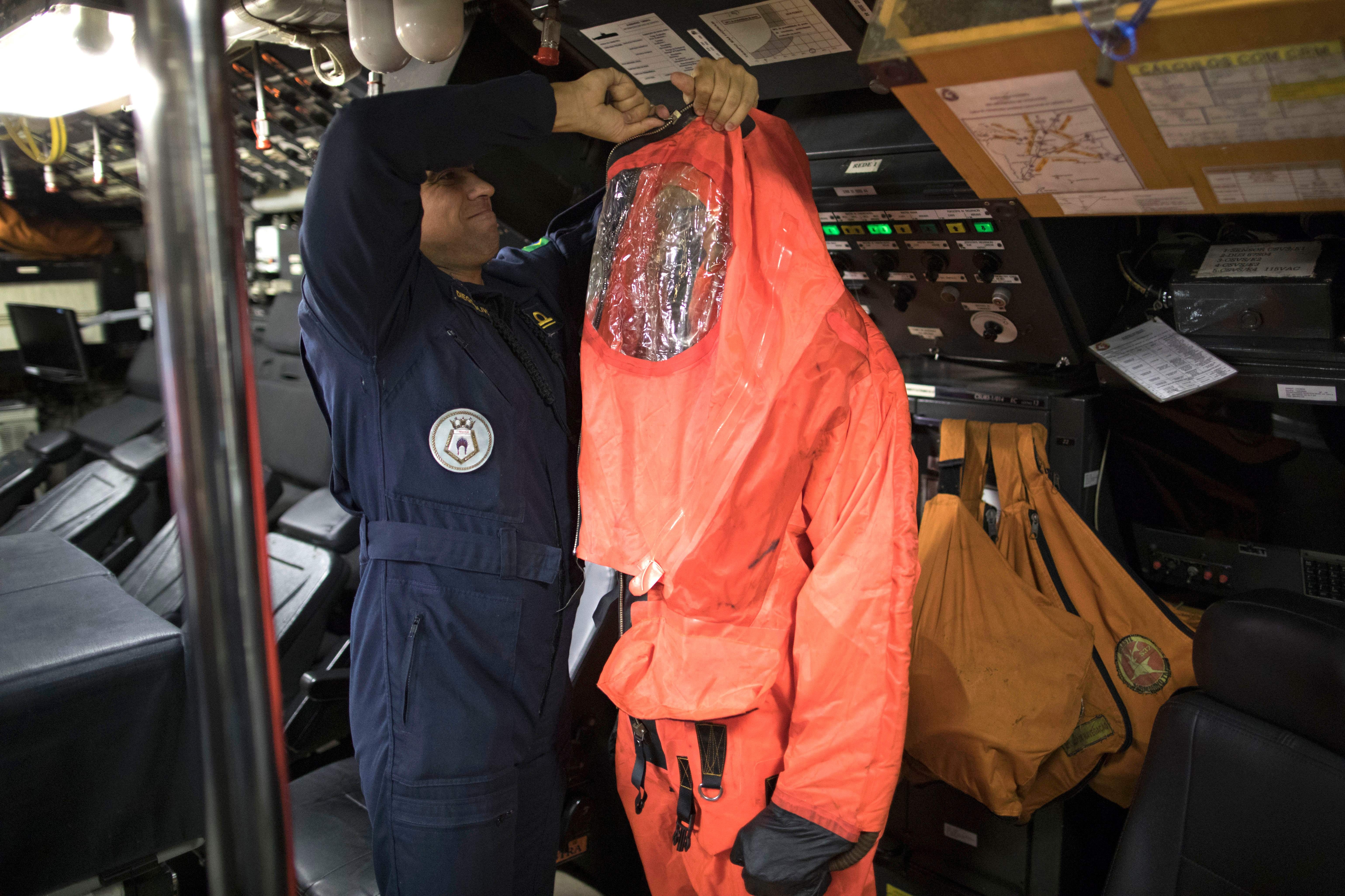 chien dich tim kiem tau ngam Argentina mat tich anh 7