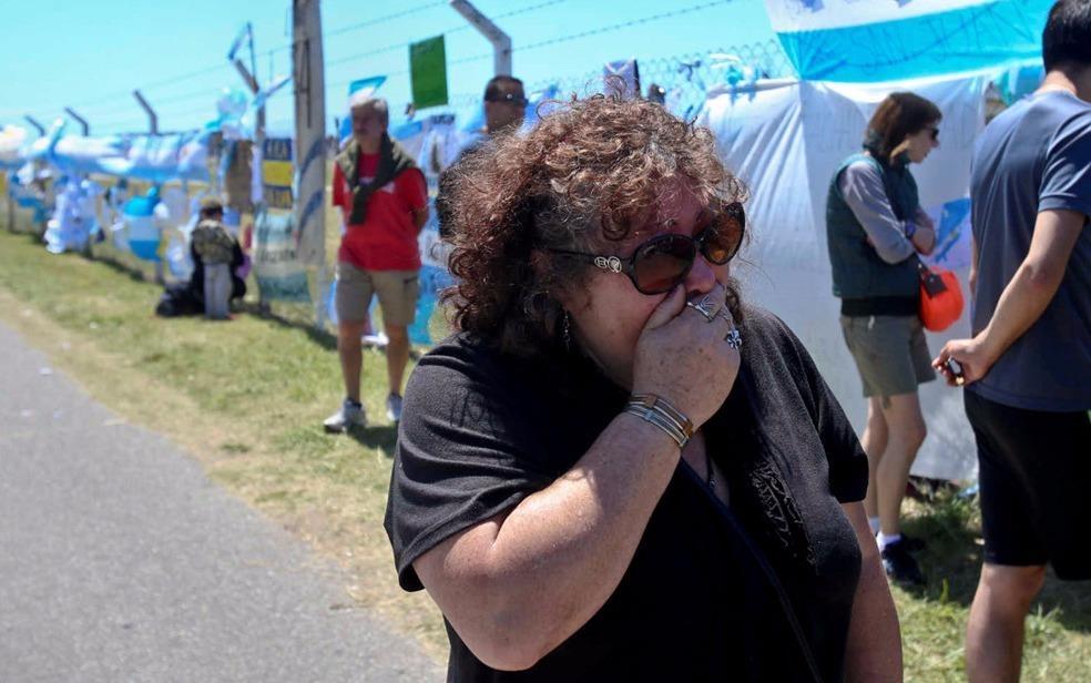 Hy vong cho tau ngam Argentina mat tich gan nhu khong con hinh anh