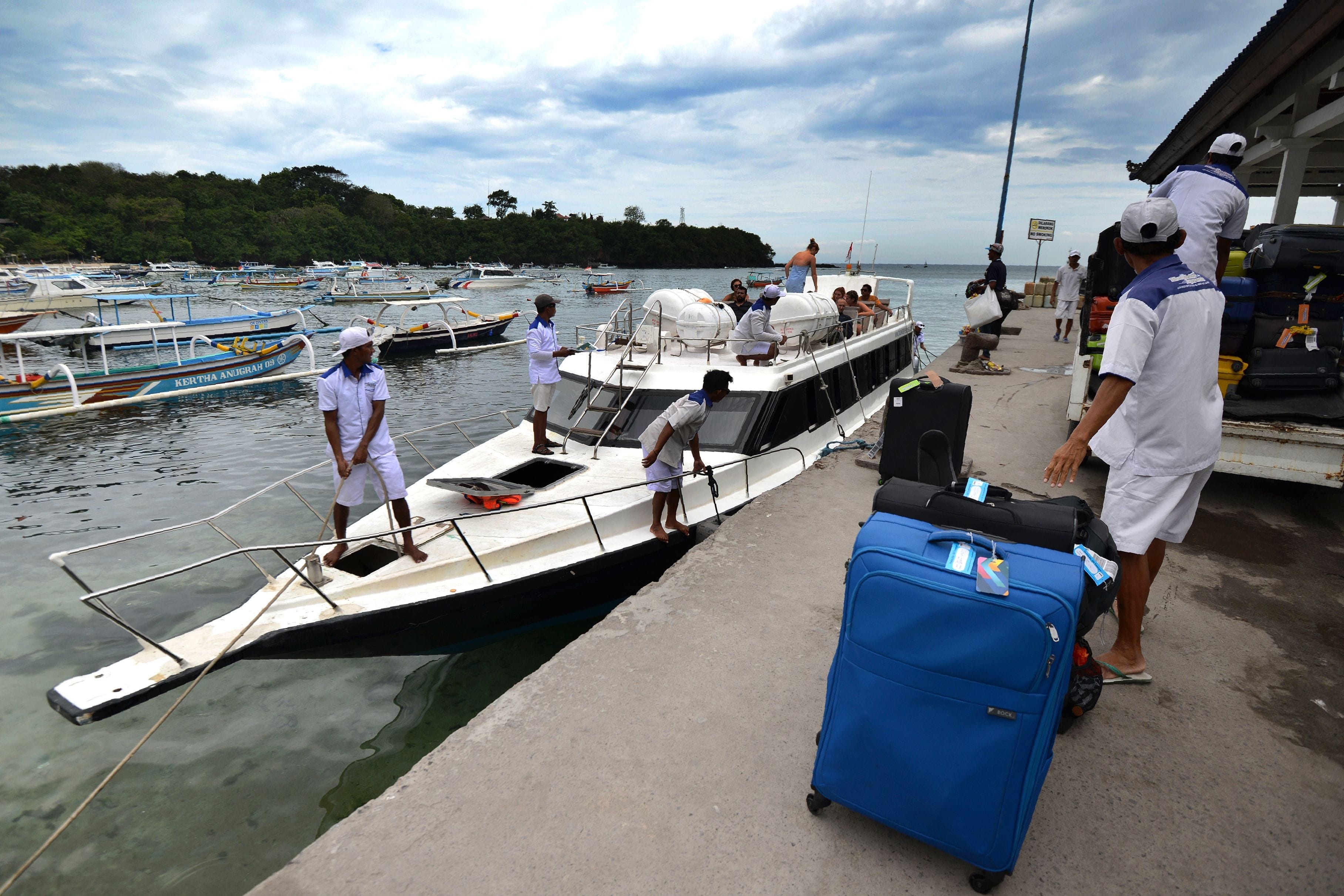 nui lua phun trao tren dao Bali anh 7