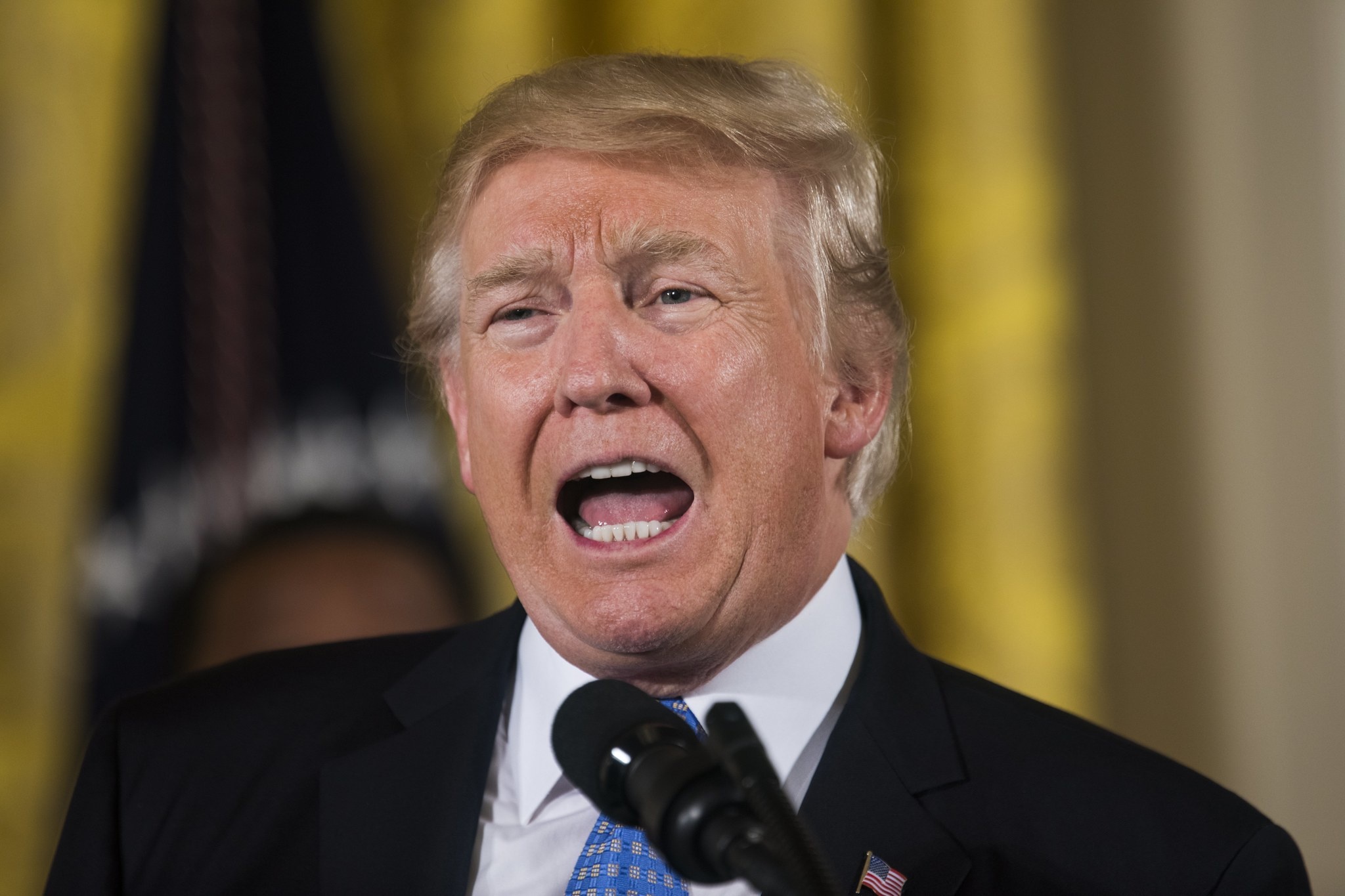 Nguoi Duc coi ong Trump la van de nghiem trong hon Trieu Tien hinh anh