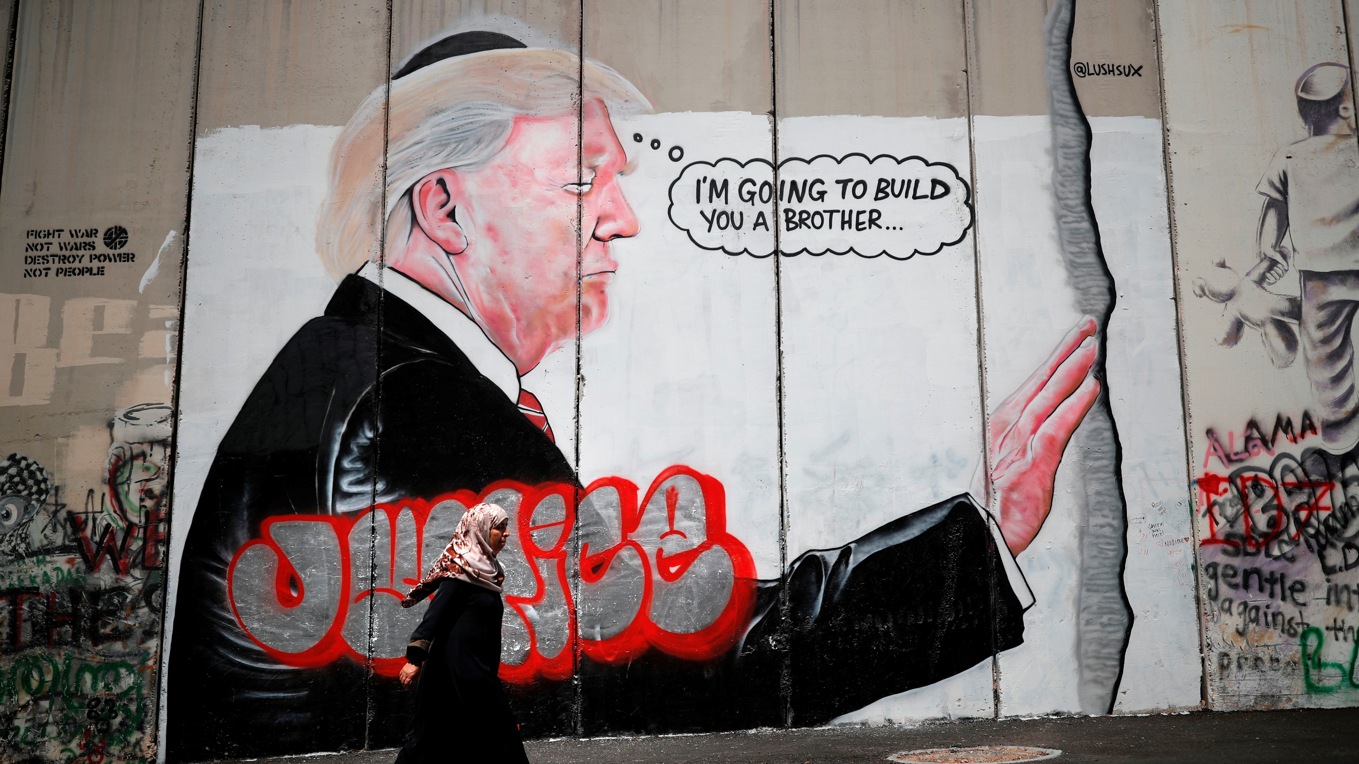 Hashtag tuan qua: 'Nu hon tu than' va chao lua Trung Dong hinh anh