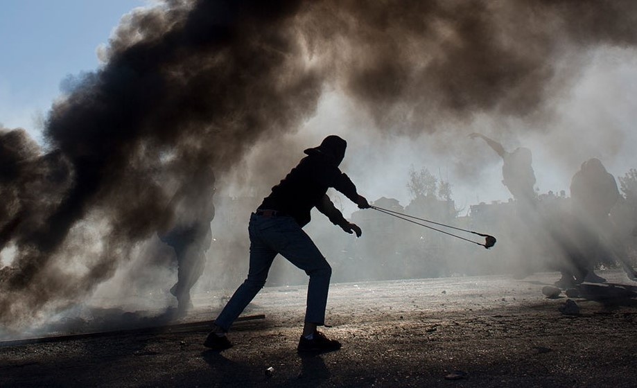 Trung Dong 2017: 'Thung thuoc sung' nhuom mau va nuoc mat hinh anh