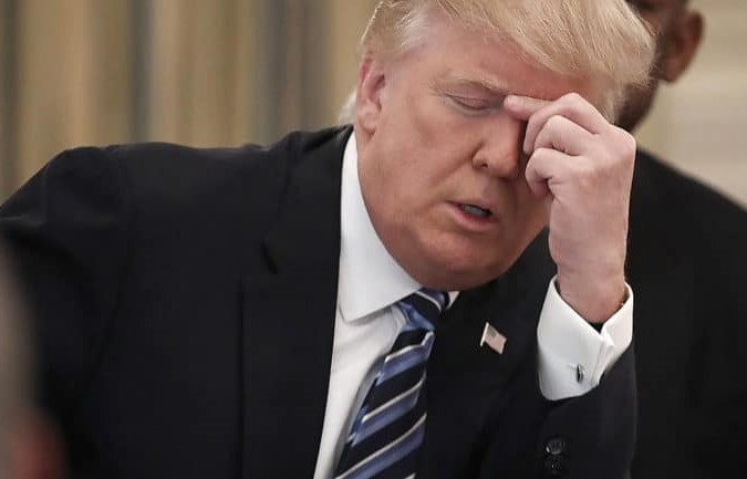 Ty le ung ho ong Trump tiep tuc muc thap ky luc hinh anh