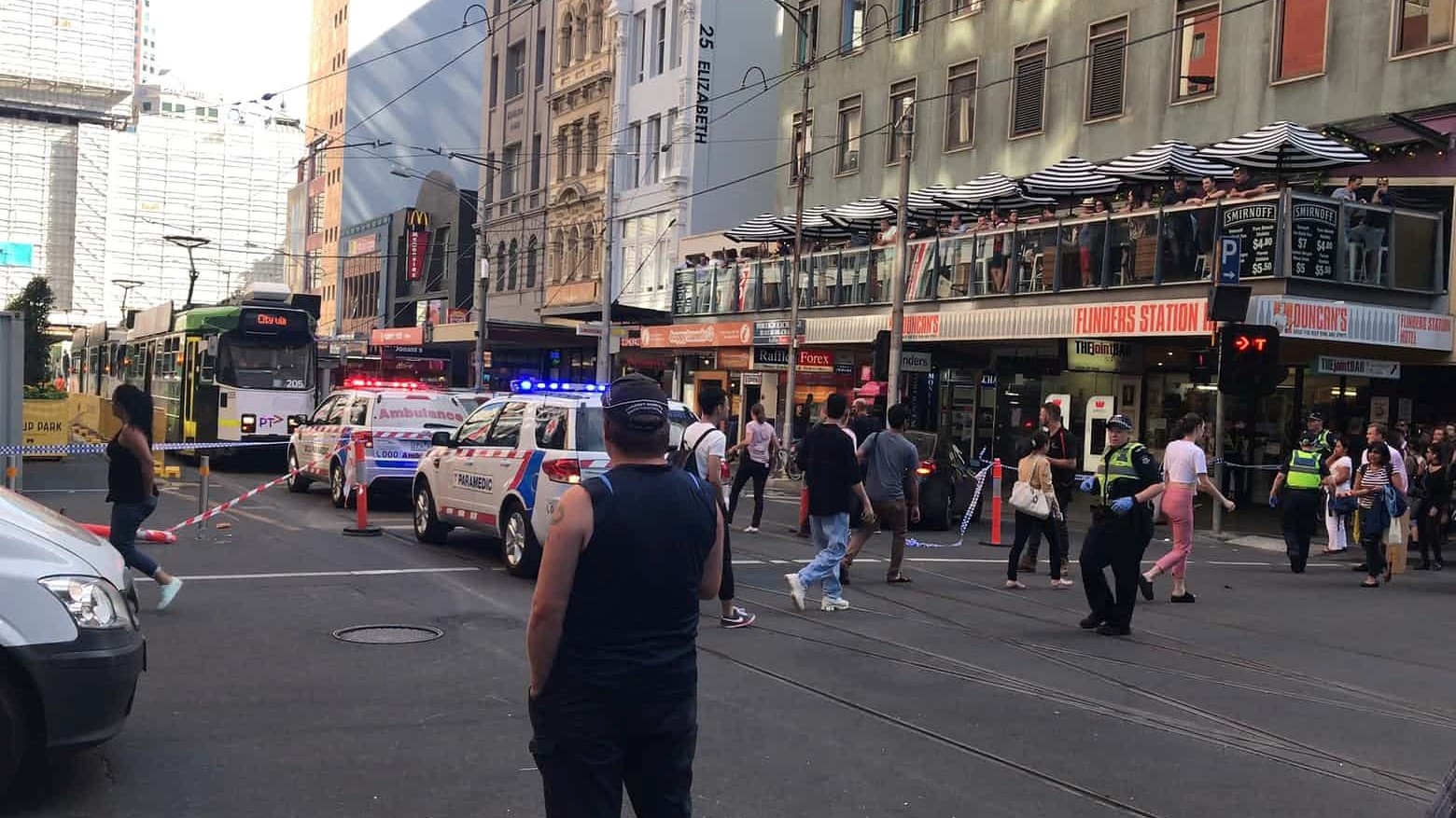 Nan nhan nam song soai giua duong sau vu dam xe o Australia hinh anh