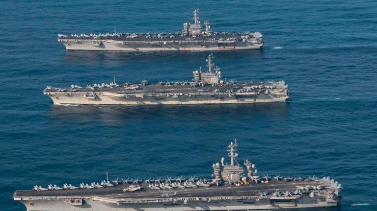 Tau san bay My tap tran hinh anh