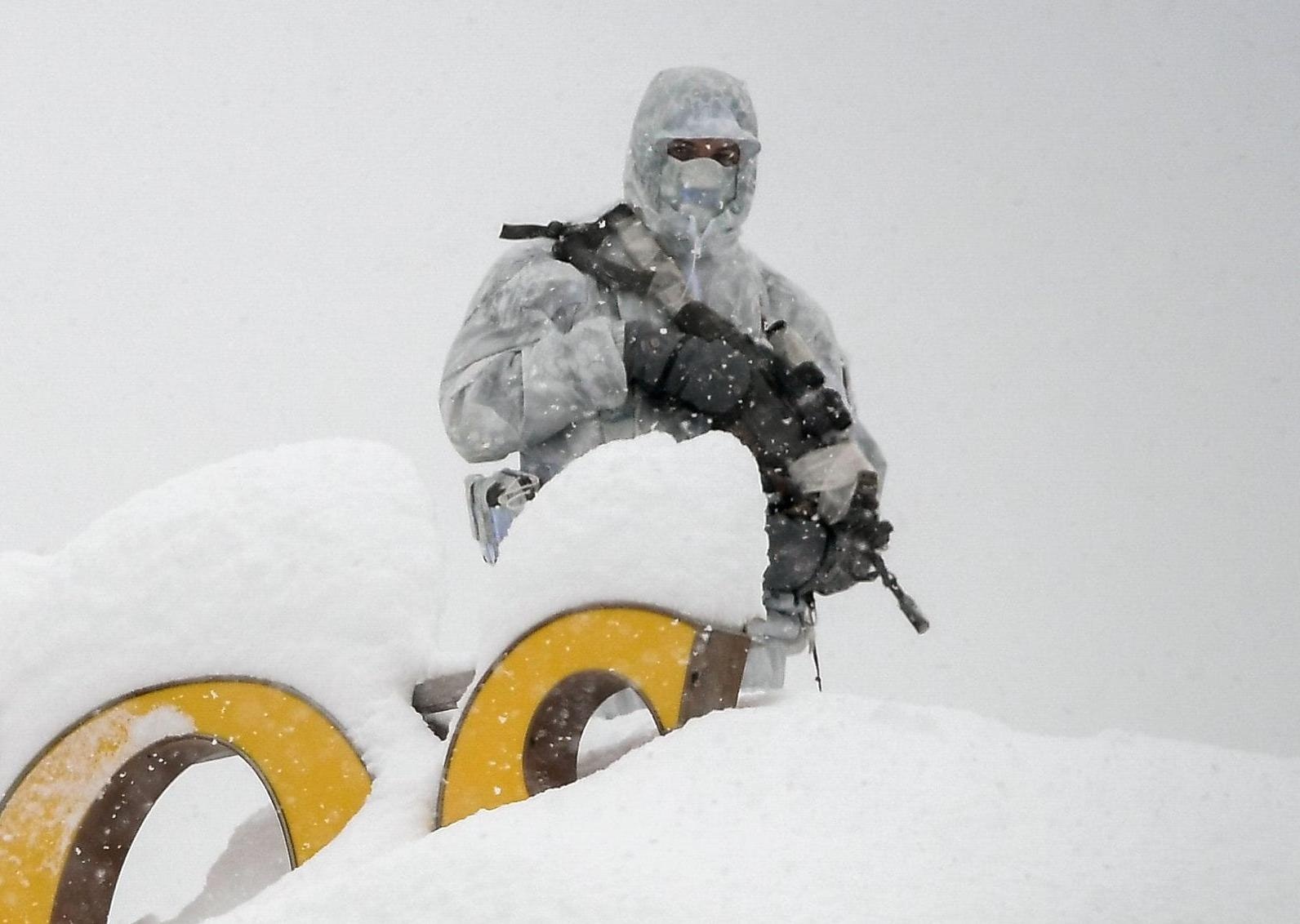 Dien dan Kinh te The gioi khai mac trong tuyet trang xoa hinh anh