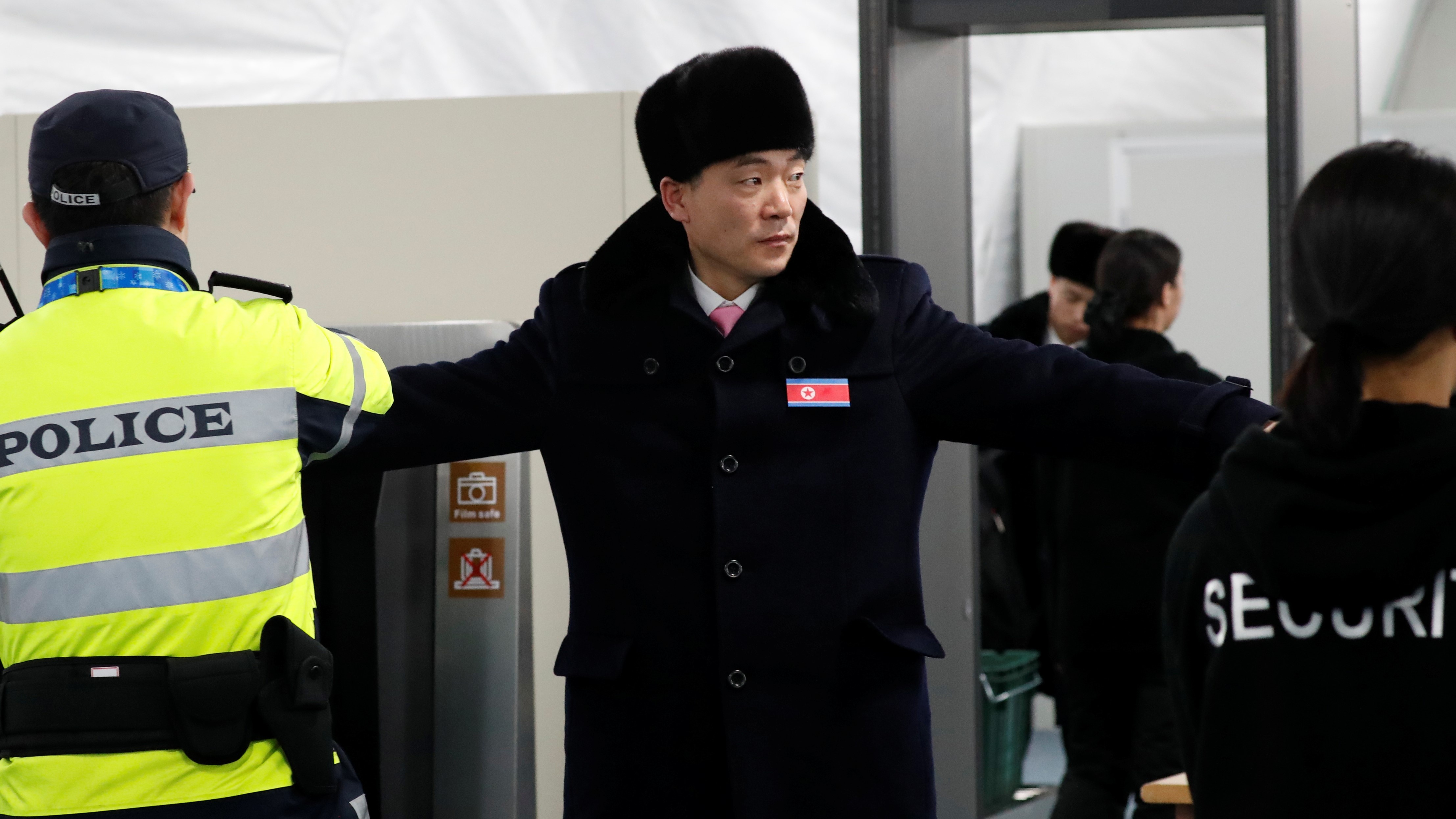 Doan Trieu Tien den Han Quoc du Olympics hinh anh