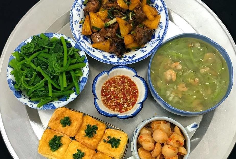 Tu tay nau mam com chuan vi nha lam nhan Ngay cua me hinh anh